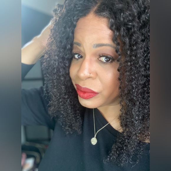 Meet your Posher, Jocelyn - Picture 1 of 1